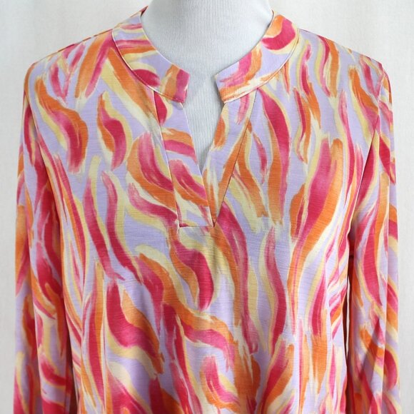 Dear Scarlett Lizzy Top Womens Size L Purple Pink Print 3/4 Sleeve Split Neck - Picture 2 of 7